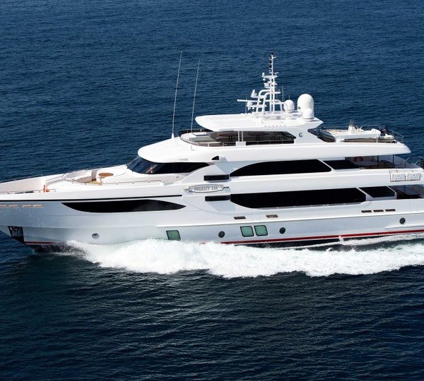 Majesty 135 superyacht UAQ 1