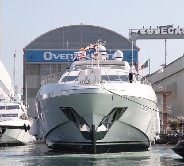 Mangusta 165 superyacht hull 7