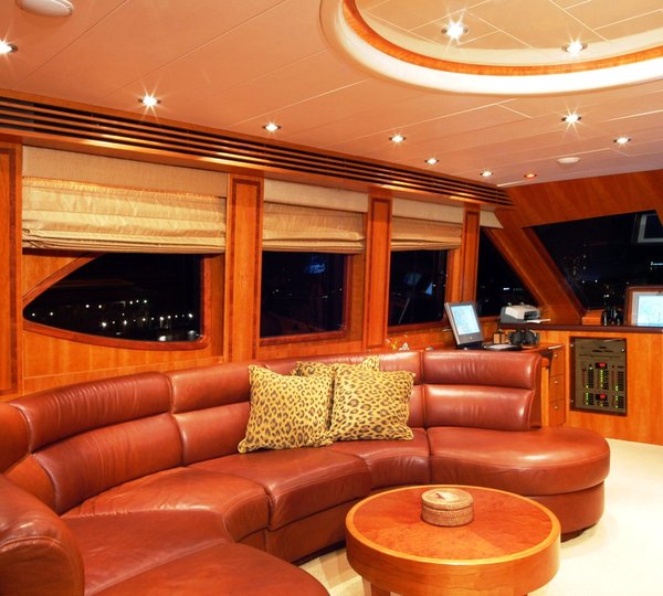 Mary Clare - Sky lounge