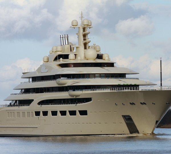 Mega yacht DILBAR - Photo by DiFooll