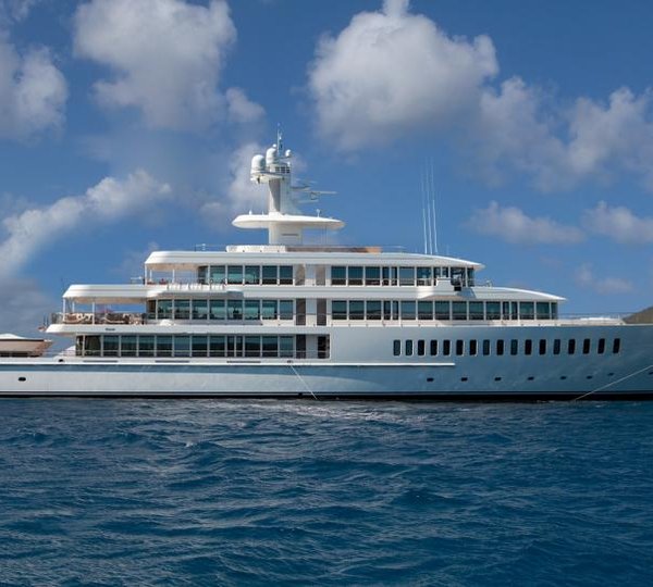 Mega yacht Musashi - side view