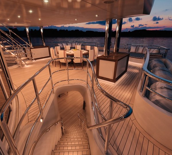 MegaYacht Axioma Upper Deck 
