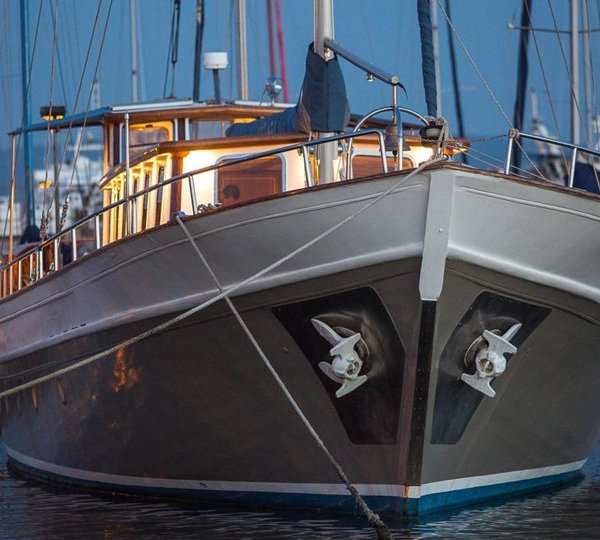 Motor Sailor COSMOS - 002