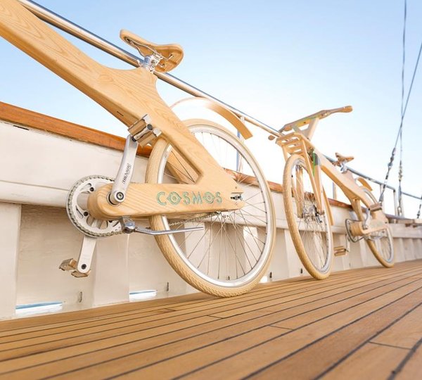 Motor Sailor COSMOS - 017