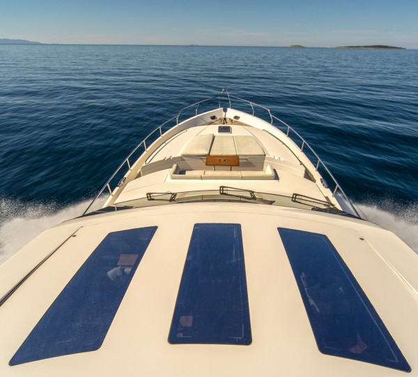 Motor Yacht 66 ABOVE - 007