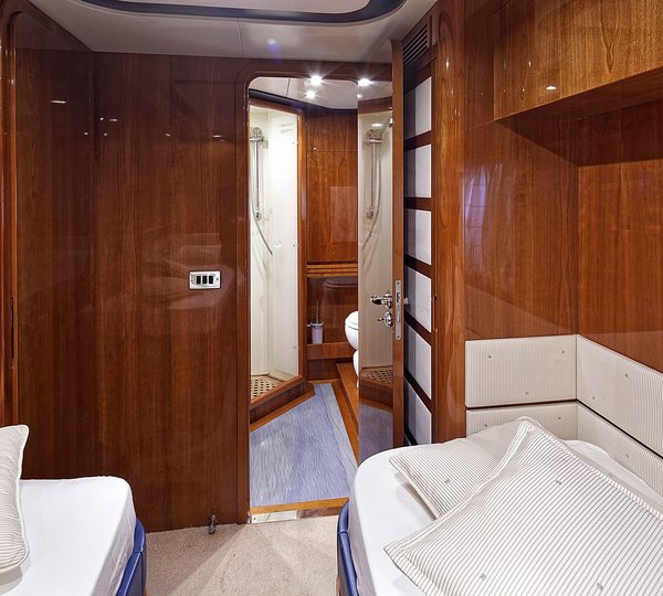 Motor Yacht AQVA - Twin cabin image 2