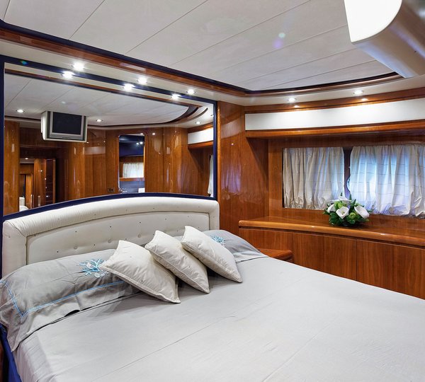 Motor Yacht AQVA - VIP cabin image 1