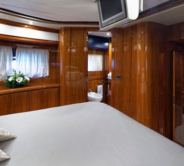 Motor Yacht AQVA - VIP cabin image 2