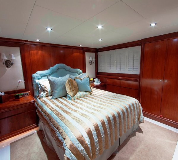 Motor Yacht ASPEN ALTERNATIVE - VIP cabin