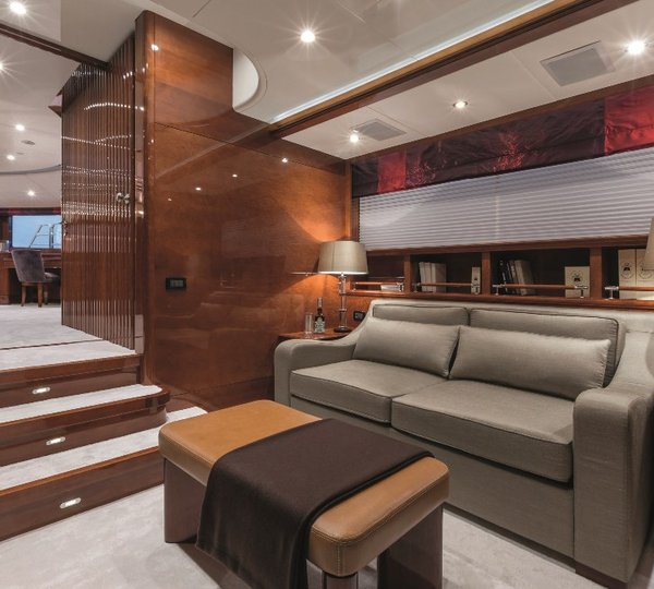 Motor Yacht CHECKMATE. -  Master Study