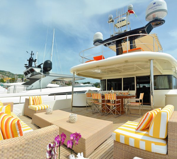 Motor Yacht CONQUISTADOR - Upper deck