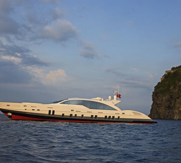 Motor Yacht DOUBLE SHOT