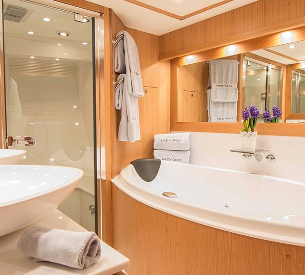 Motor Yacht EMOJI - 007