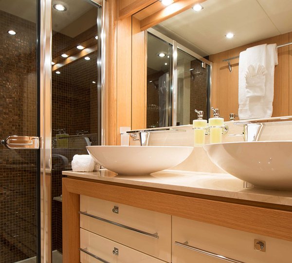 Motor Yacht EMOJI - 008