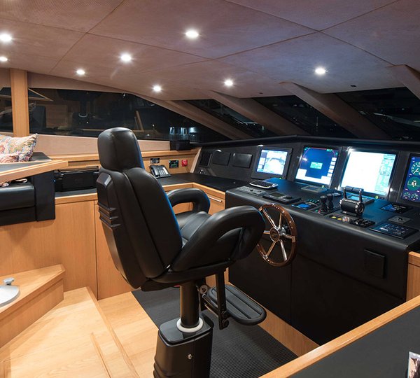 Motor Yacht EMOJI - 013