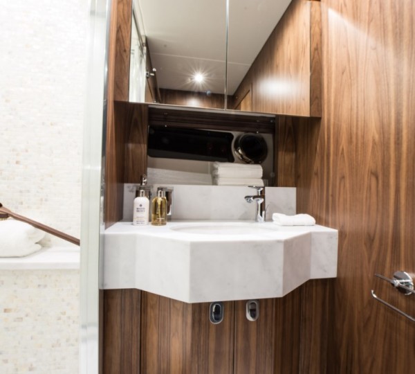 Motor Yacht GLASAX - 019