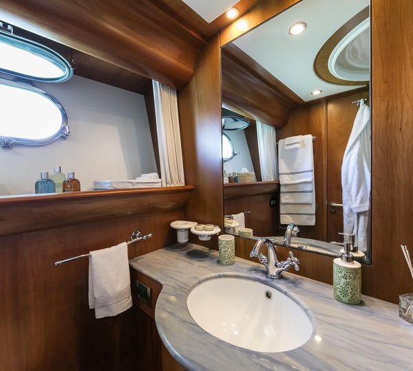 Motor Yacht GORGEOUS - 013