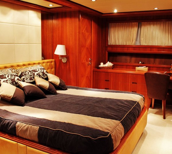 Motor Yacht HAPPY FEET - Master cabin