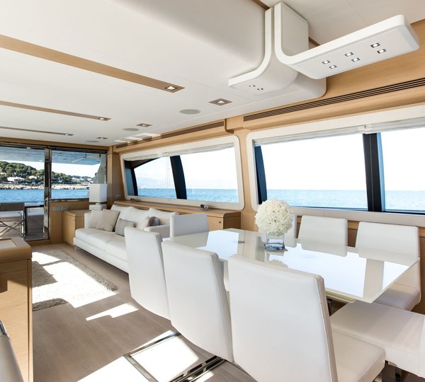 Motor Yacht IGELE - Dining and salon