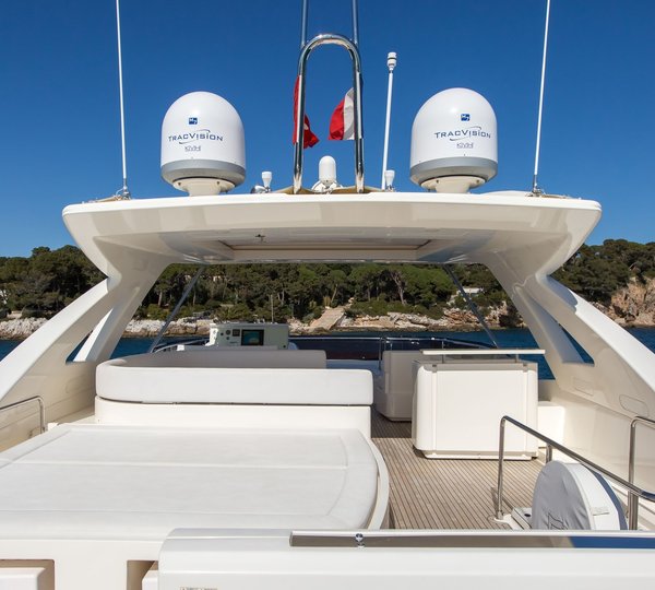 Motor Yacht IGELE - Sundeck and sunpads
