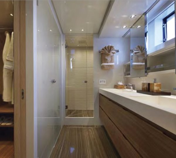 Motor Yacht INDIGO - Master ensuite