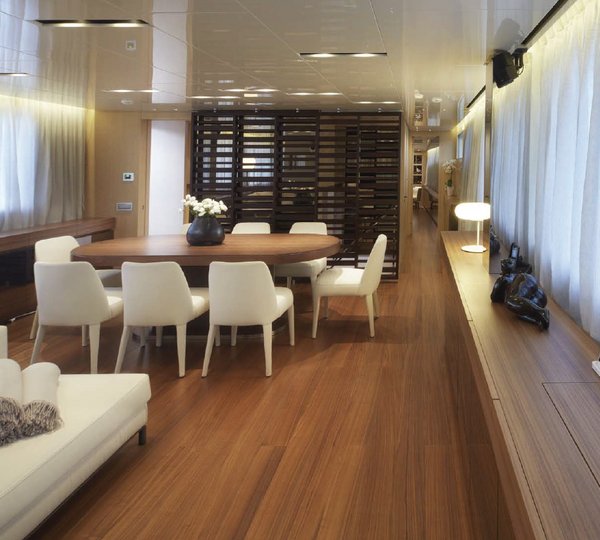 Motor Yacht INDIGO - Salon and dining