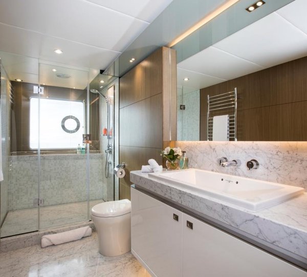 Motor Yacht LA VIE - Master ensuite