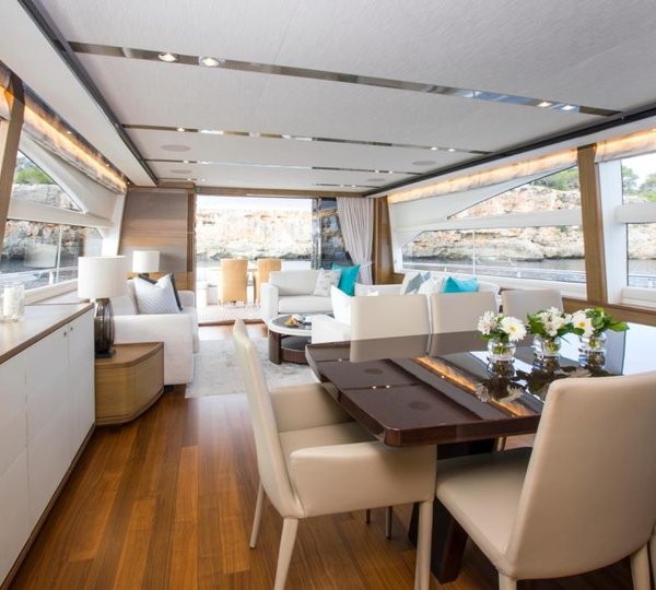 Motor Yacht LA VIE - Salon view aft