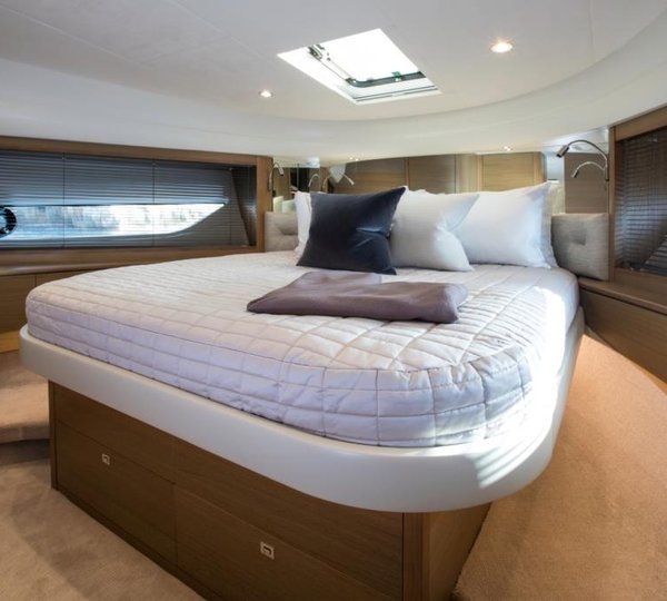 Motor Yacht LA VIE - VIP cabin forward
