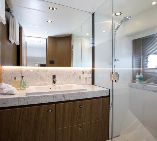 Motor Yacht LA VIE - VIP ensuite