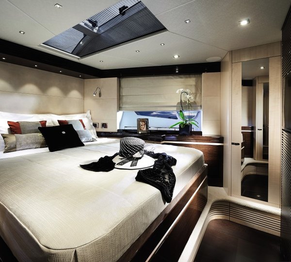 Motor Yacht MALOLO - 008