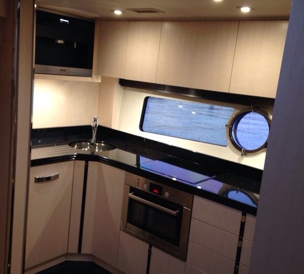 Motor Yacht MALOLO - 009