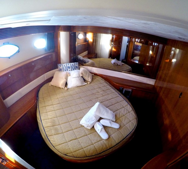 Motor Yacht MANZANA - Double cabin
