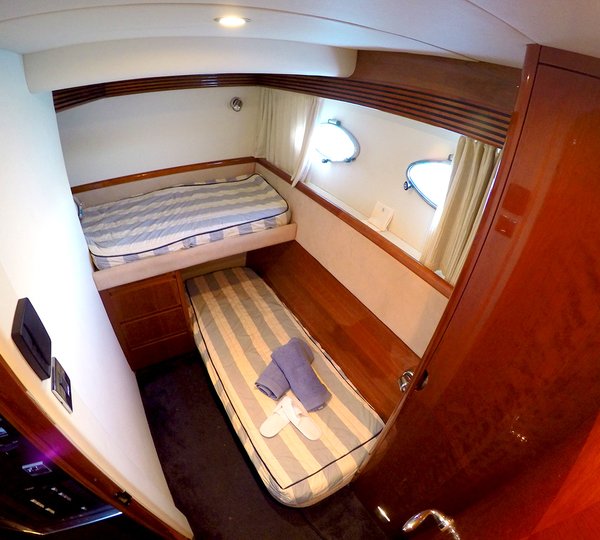 Motor Yacht MANZANA - Twin cabin