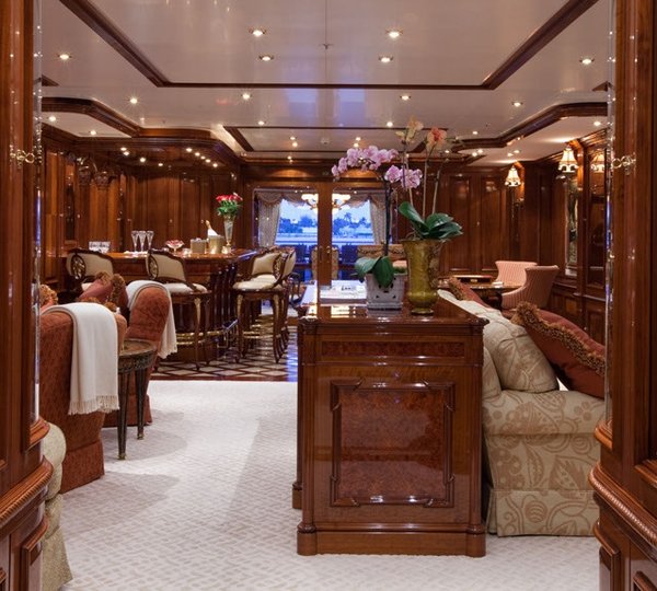 Motor Yacht MARTHA ANN - Skylounge view aft