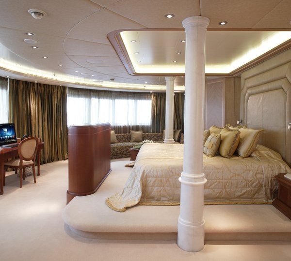 Motor Yacht MOONLIGHT II - Master stateroom