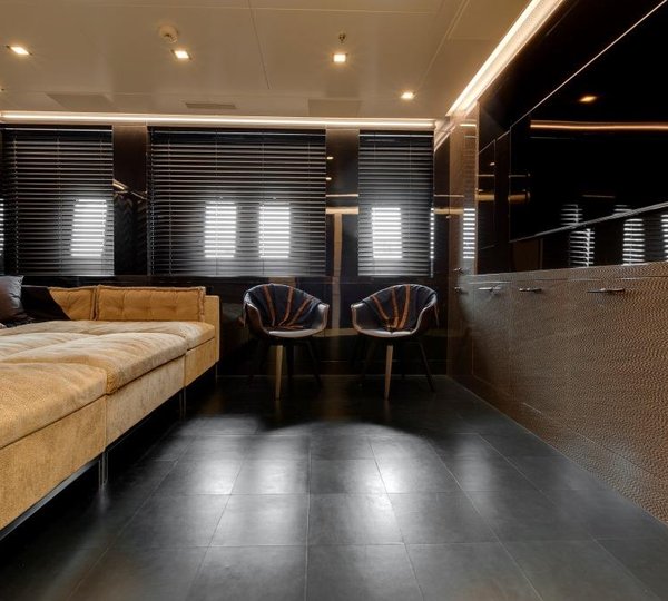 Motor Yacht MOONRAKER - Cinema