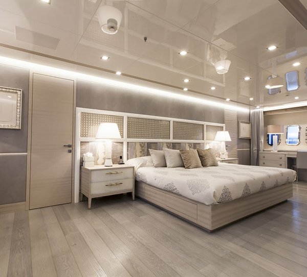 Motor Yacht MOONRAKER - Master cabin