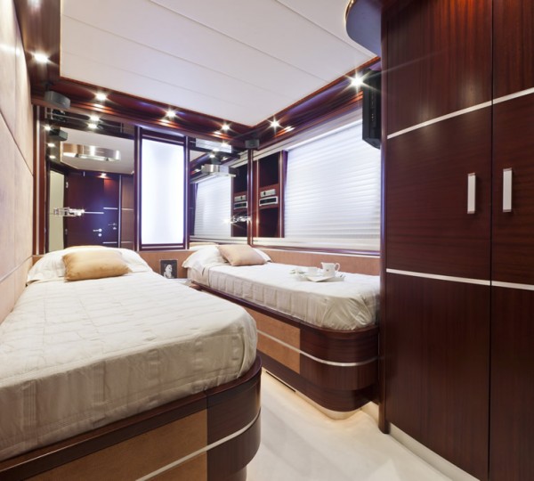 Motor Yacht NASEEM - Twin Cabin