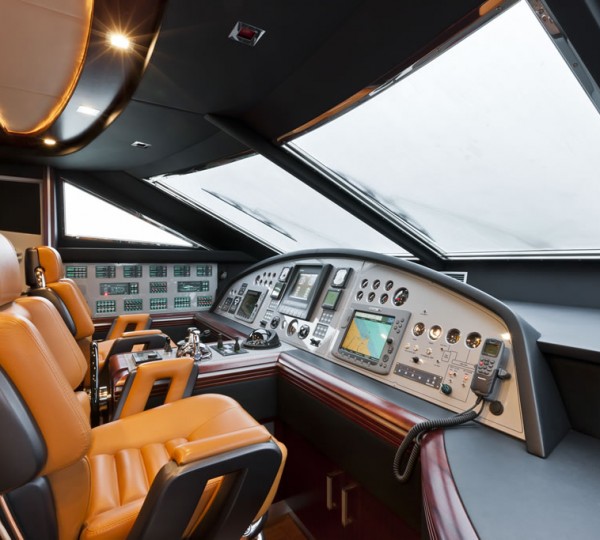 Motor Yacht NASEEM - Wheelhouse (1)