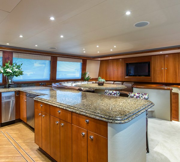 Motor Yacht OASIS - Country galley