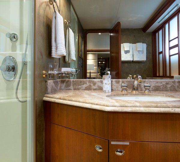 Motor Yacht OASIS - Ensuite