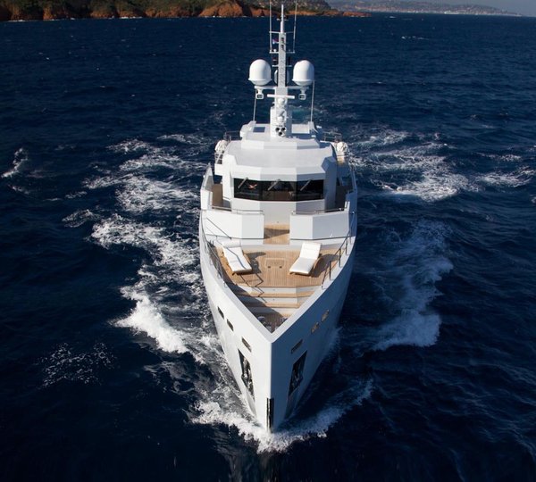Motor Yacht Preference - bow. Photo credit Tansu Yachts