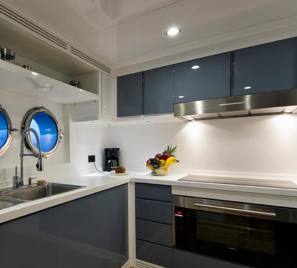 Motor Yacht Preference.- amenities Photo credit Tansu Yachts