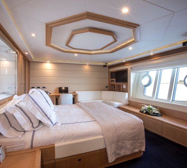 Motor Yacht SANS ABRI - Master cabin