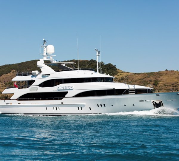 Motor Yacht SOVEREIGN - Main shot