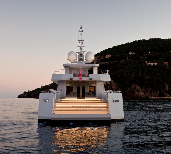 Motor Yacht Sexy Fish - Tansu Yachts - aft