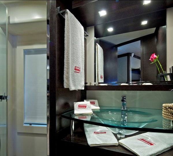 Motor Yacht THEA - VIP Bathroom