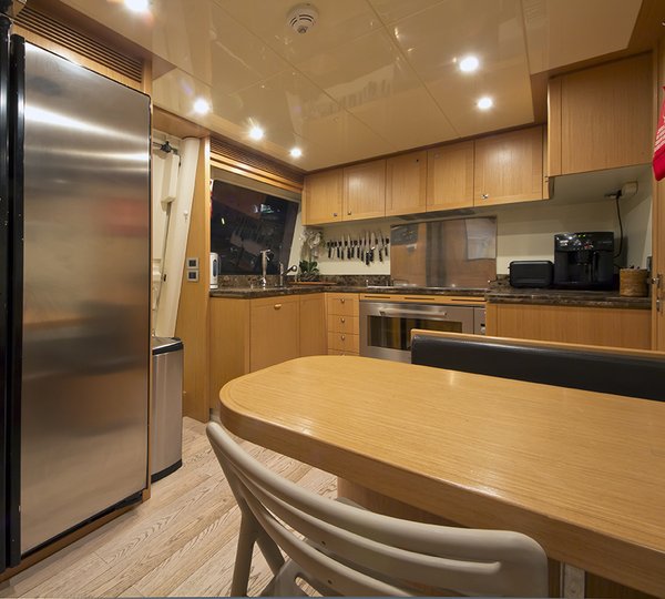 Motor Yacht ZIACANAIA - Galley