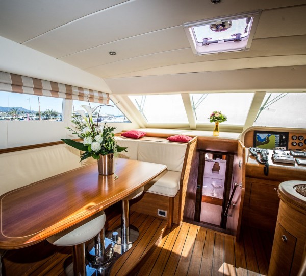 Motor Yacht ZINA - 003